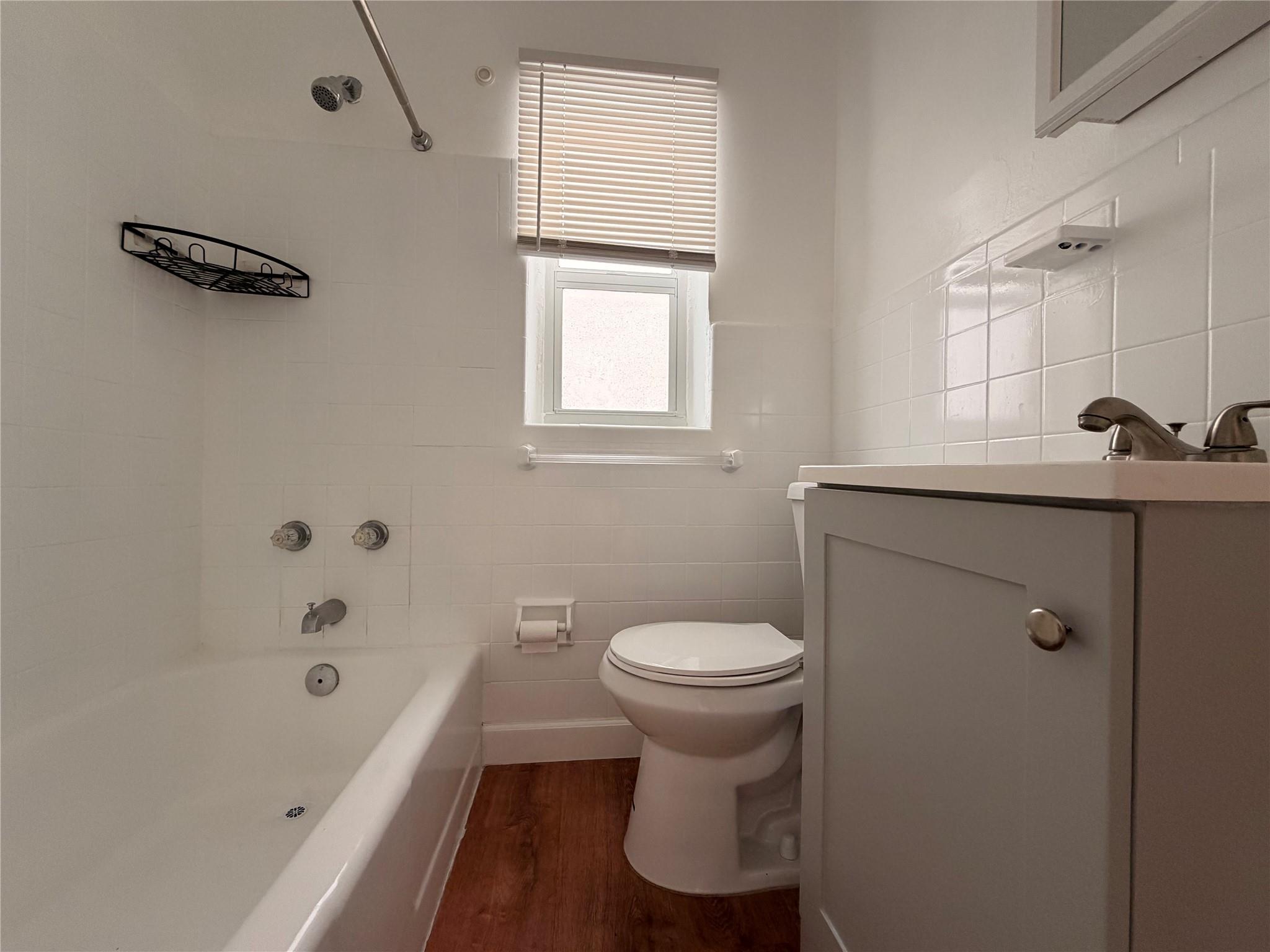 HOLLYWOOD - Residential Lease