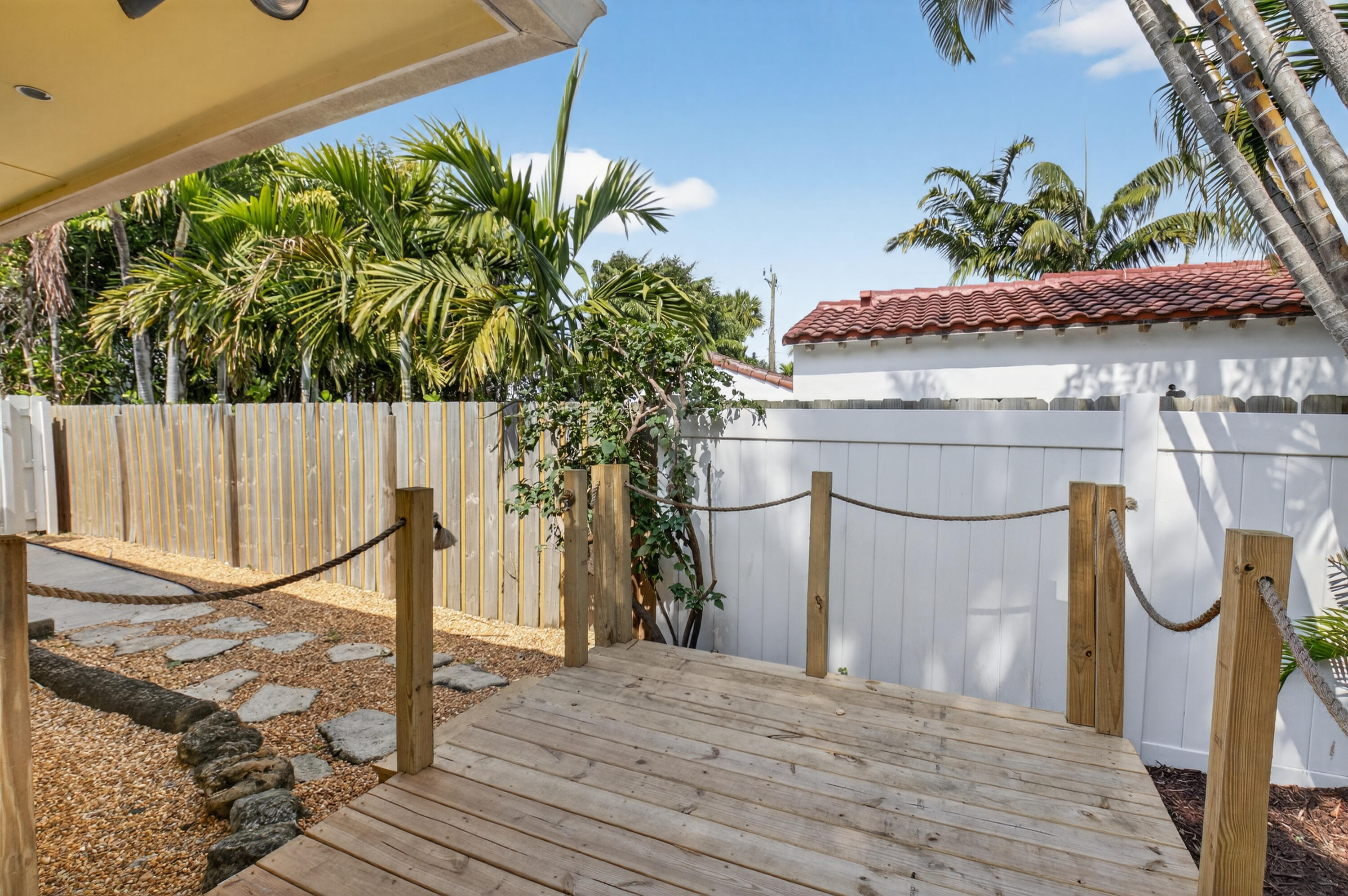 DELRAY TOWN OF - Residential Income