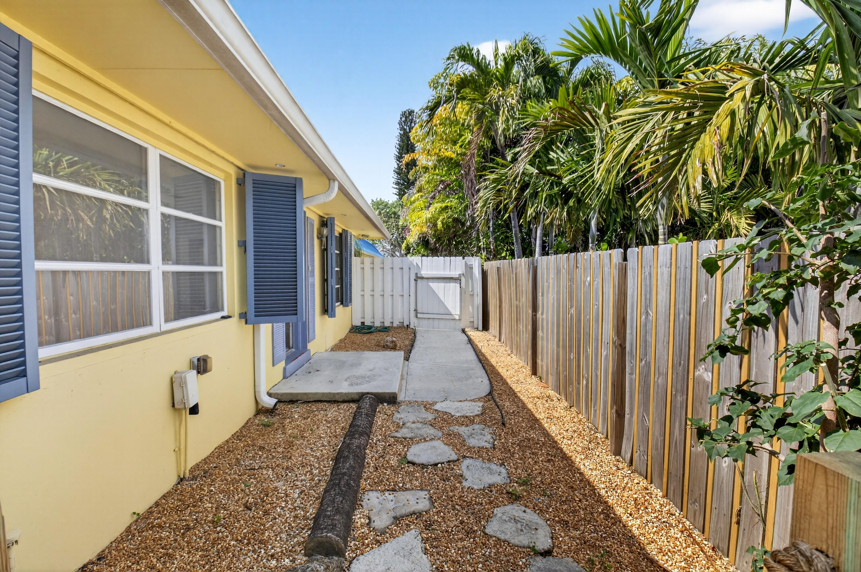 DELRAY TOWN OF - Residential Income