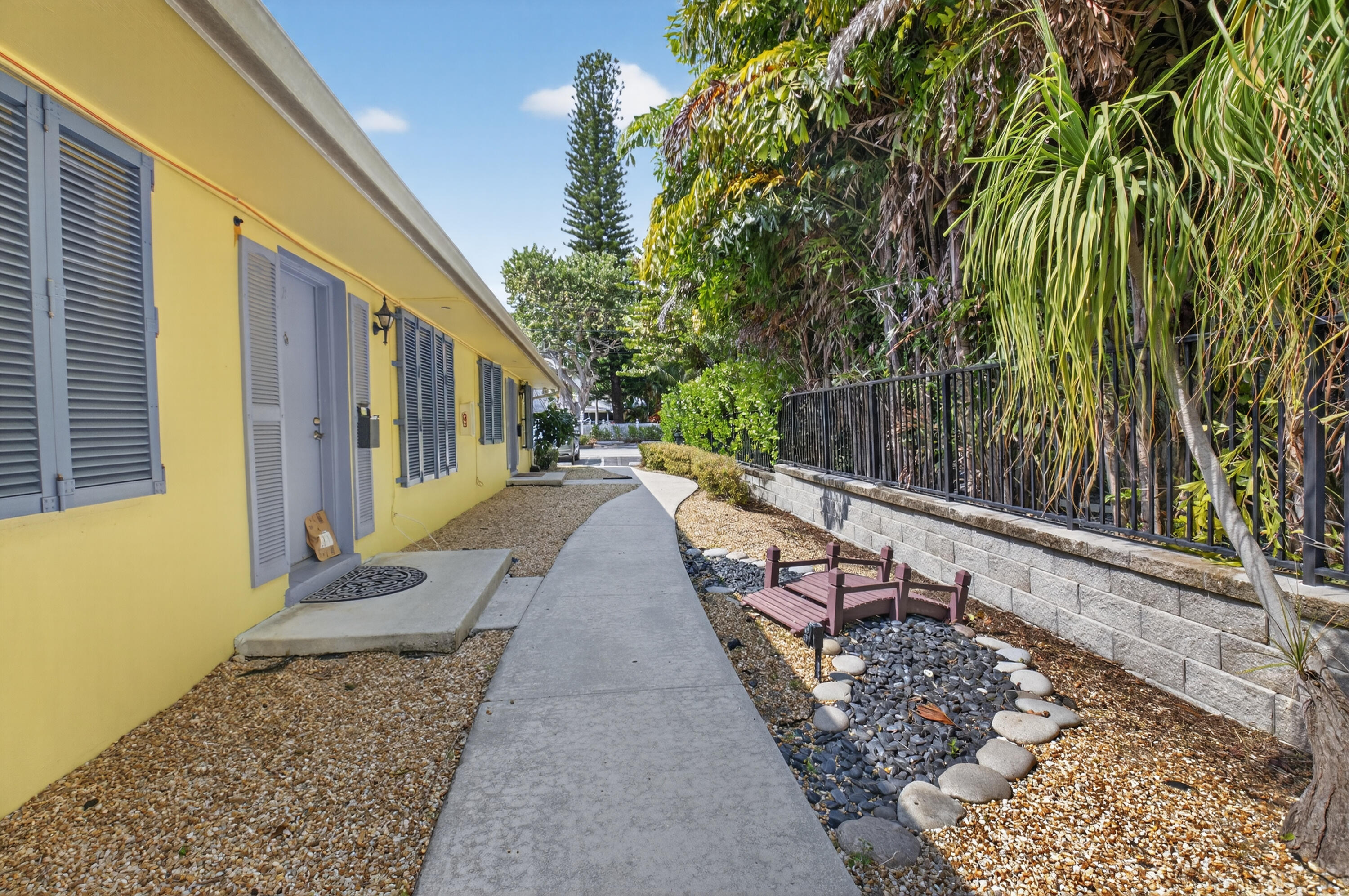 DELRAY TOWN OF - Residential Income