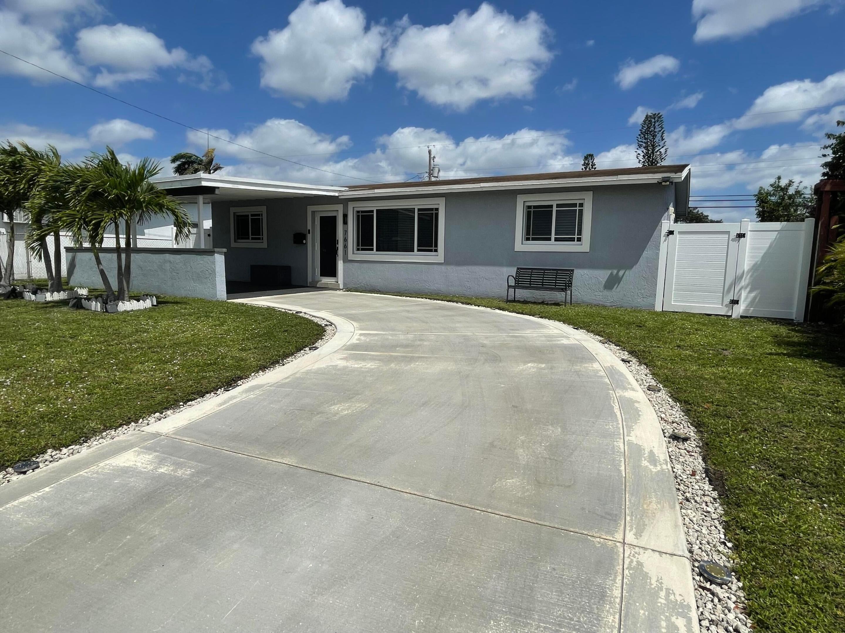 7661 Farragut Street, Hollywood FL 33024