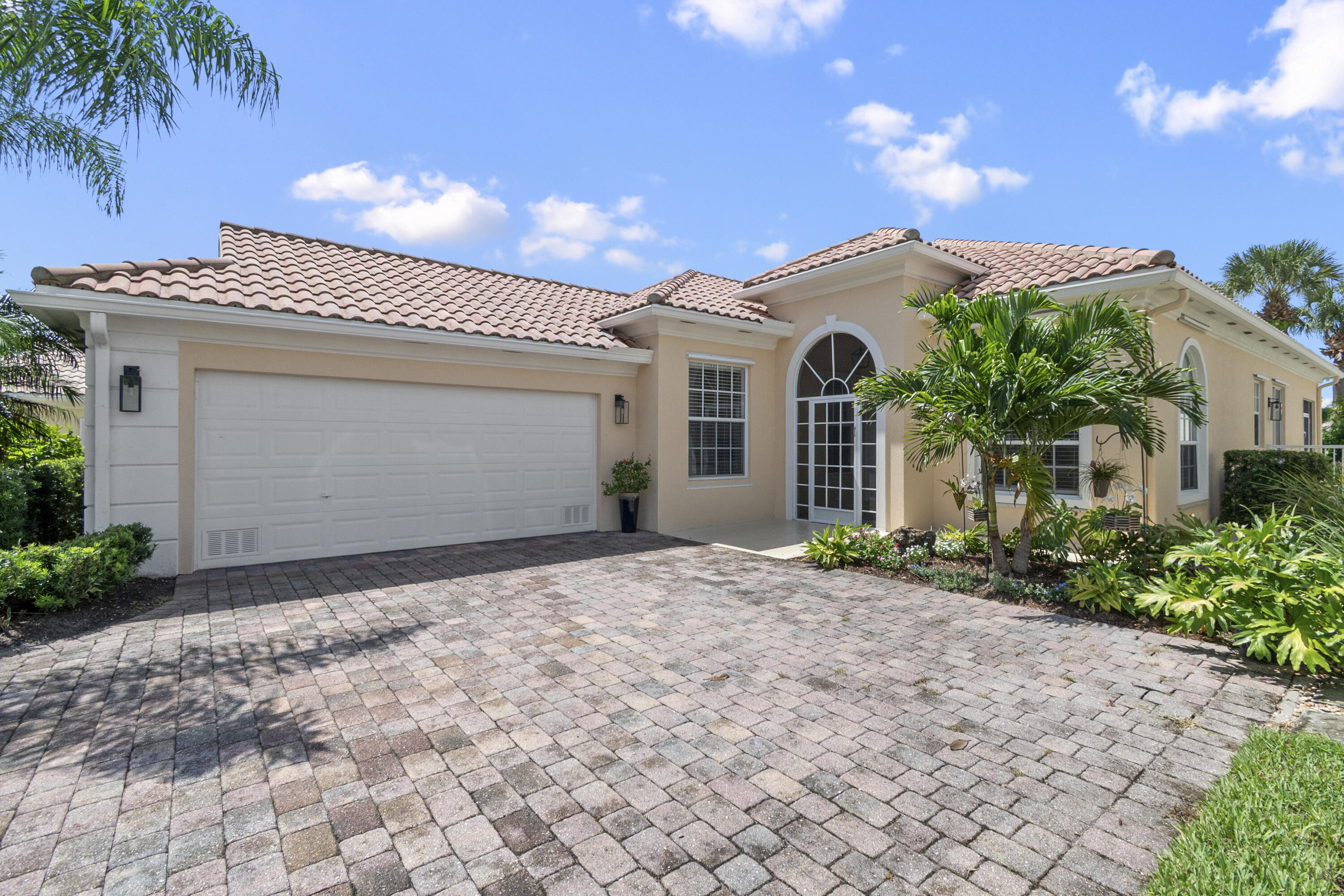 8186 Laborie Lane