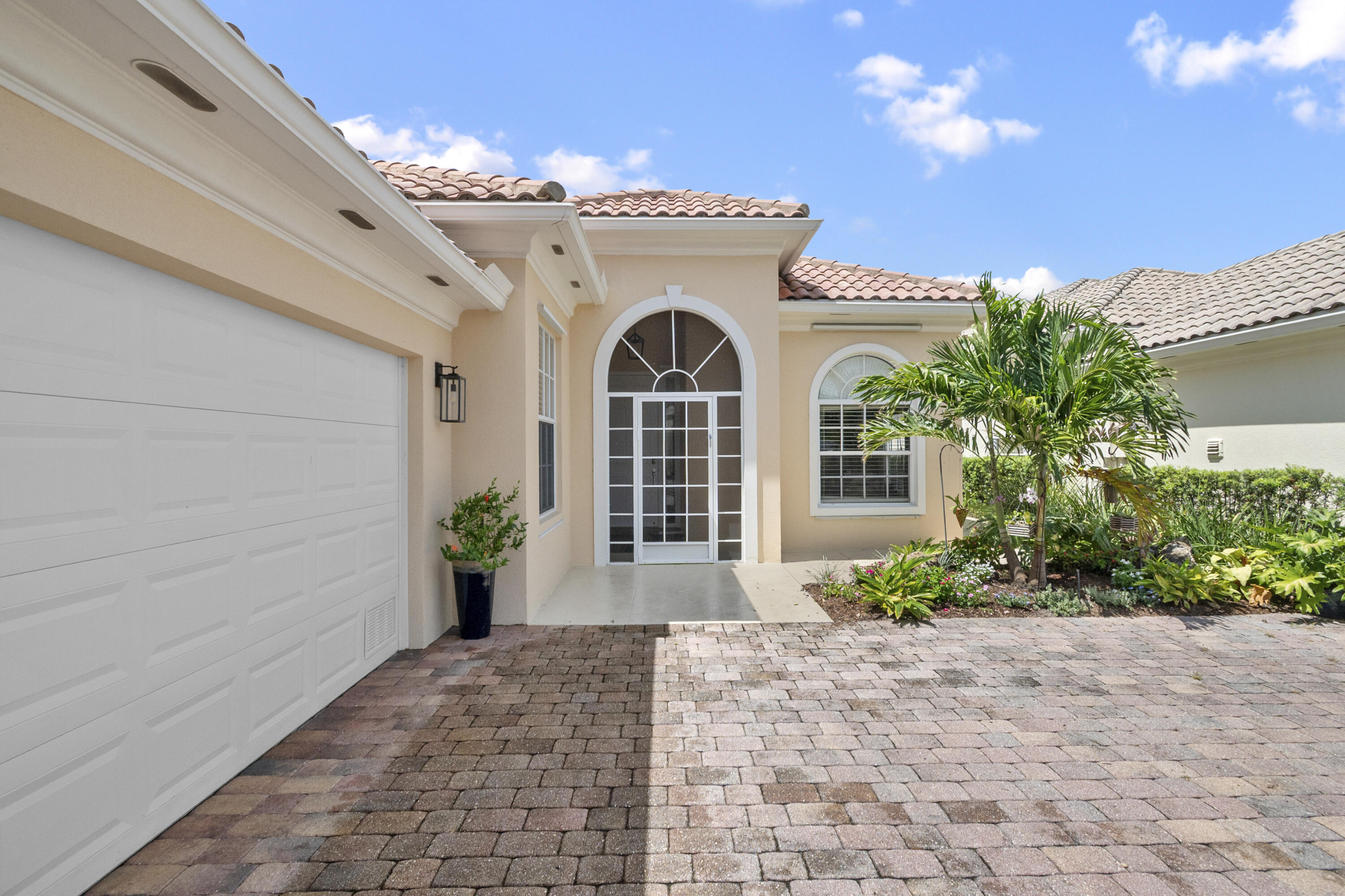 8186 Laborie Lane