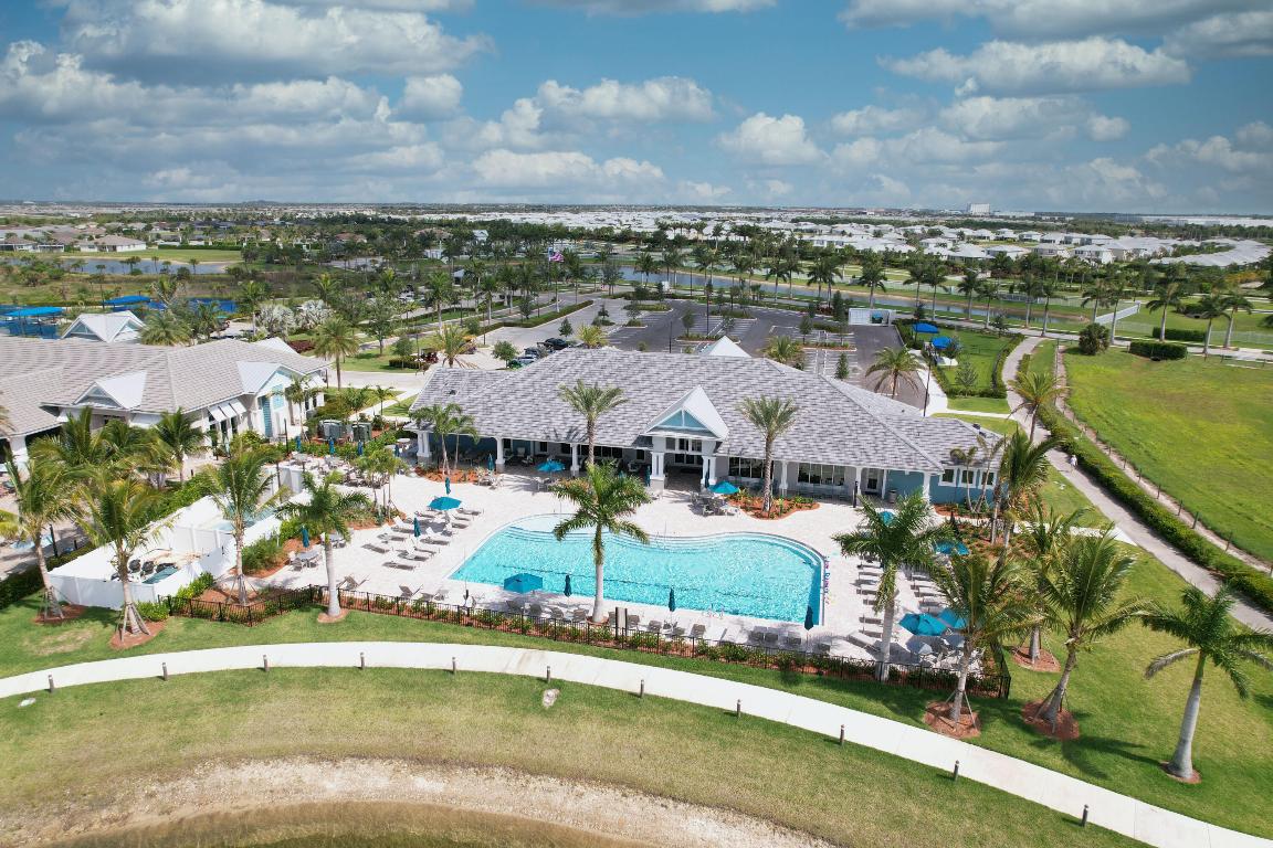 DEL WEBB AT TRADITION - Residential