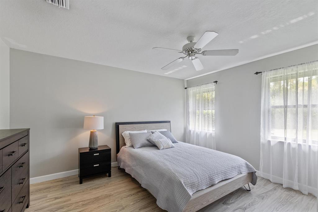 SADDLE TRAIL PARK OF WELLINGTON - Residential