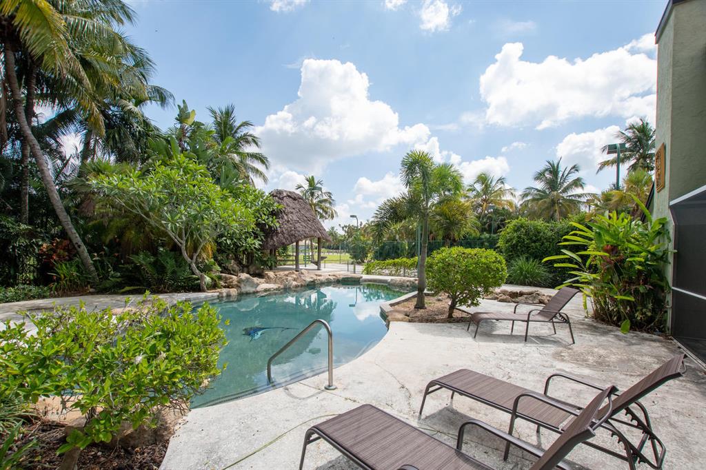 SADDLE TRAIL PARK OF WELLINGTON - Residential