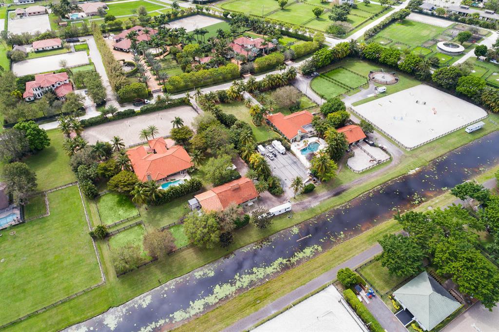 SADDLE TRAIL PARK OF WELLINGTON - Residential