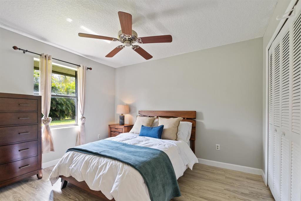 SADDLE TRAIL PARK OF WELLINGTON - Residential