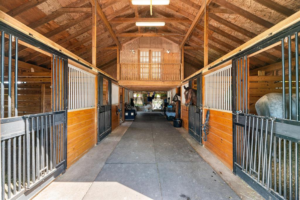 SADDLE TRAIL PARK OF WELLINGTON - Residential