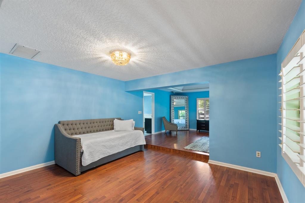 SADDLE TRAIL PARK OF WELLINGTON - Residential