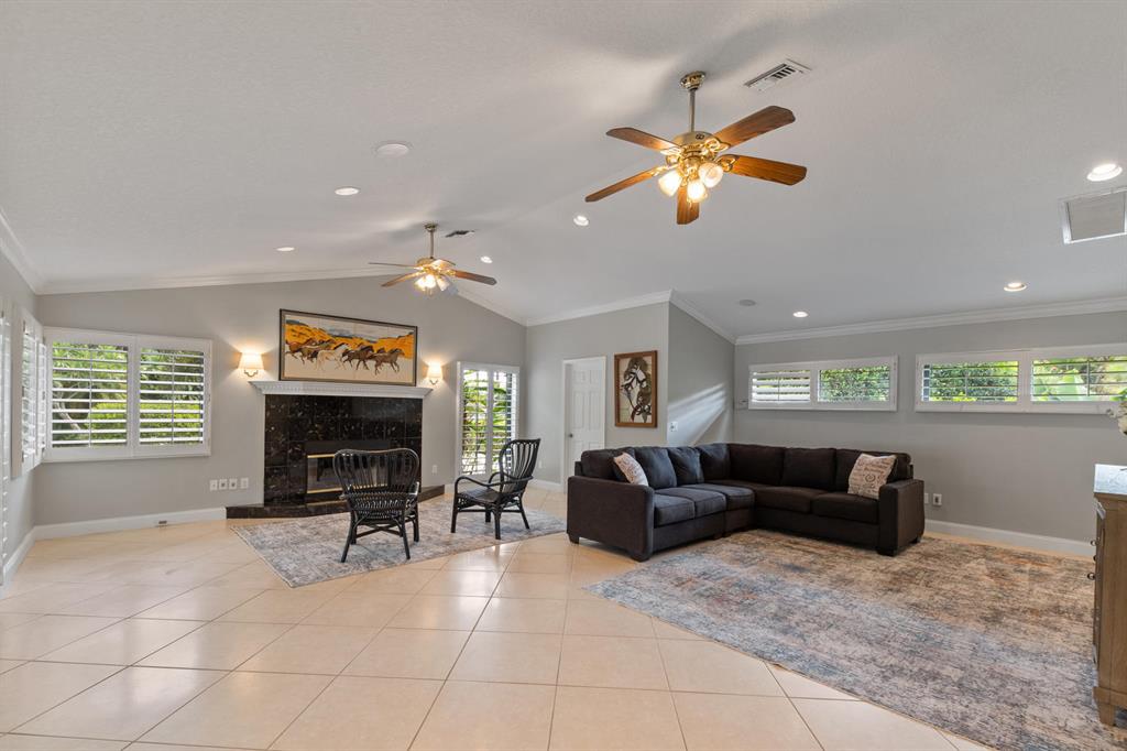 SADDLE TRAIL PARK OF WELLINGTON - Residential