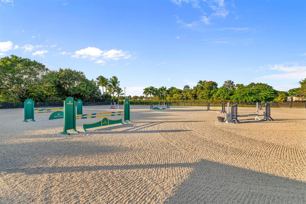 SADDLE TRAIL PARK OF WELLINGTON - Residential