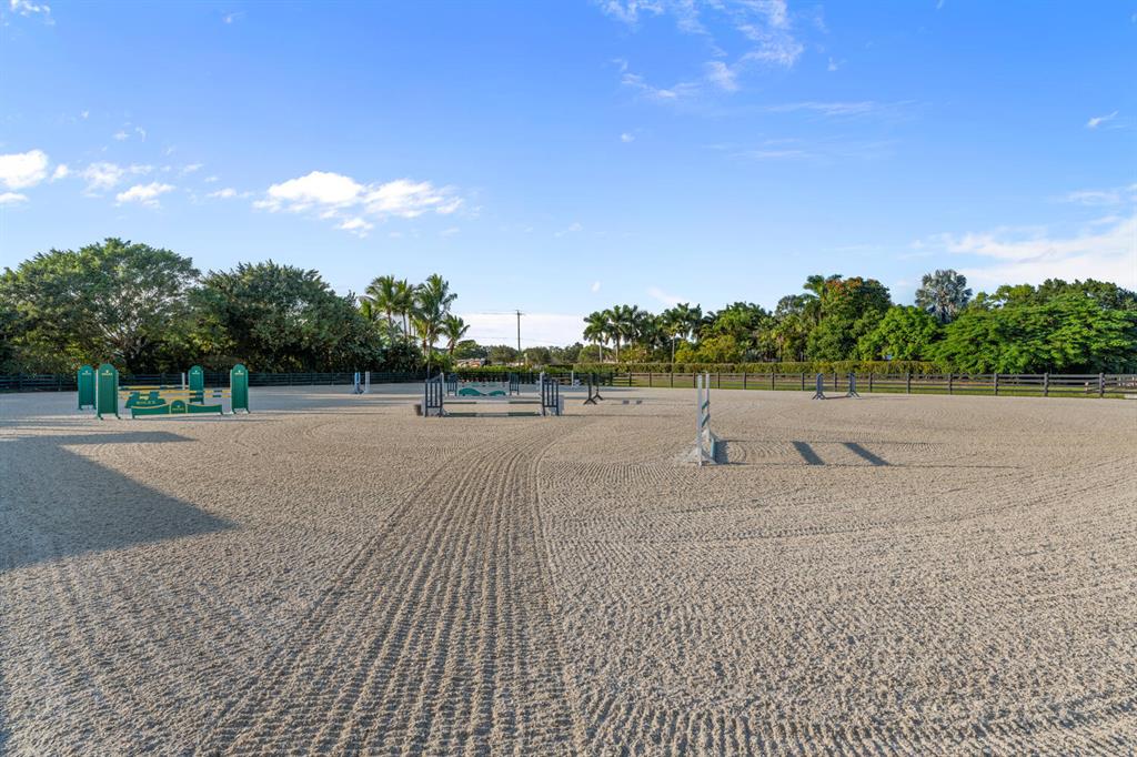 SADDLE TRAIL PARK OF WELLINGTON - Residential