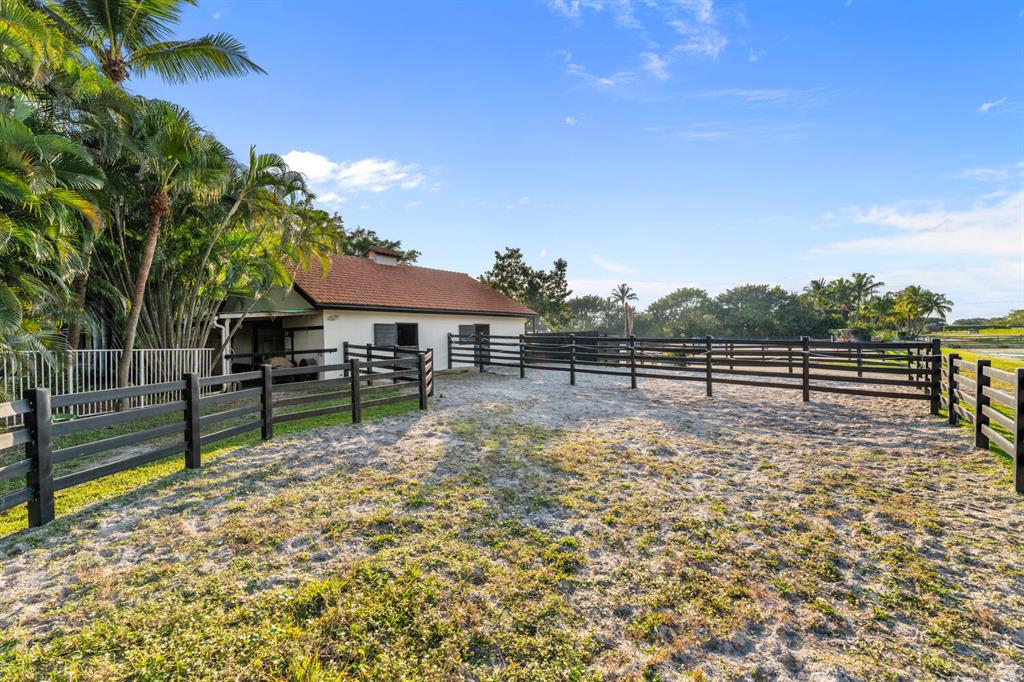 SADDLE TRAIL PARK OF WELLINGTON - Residential