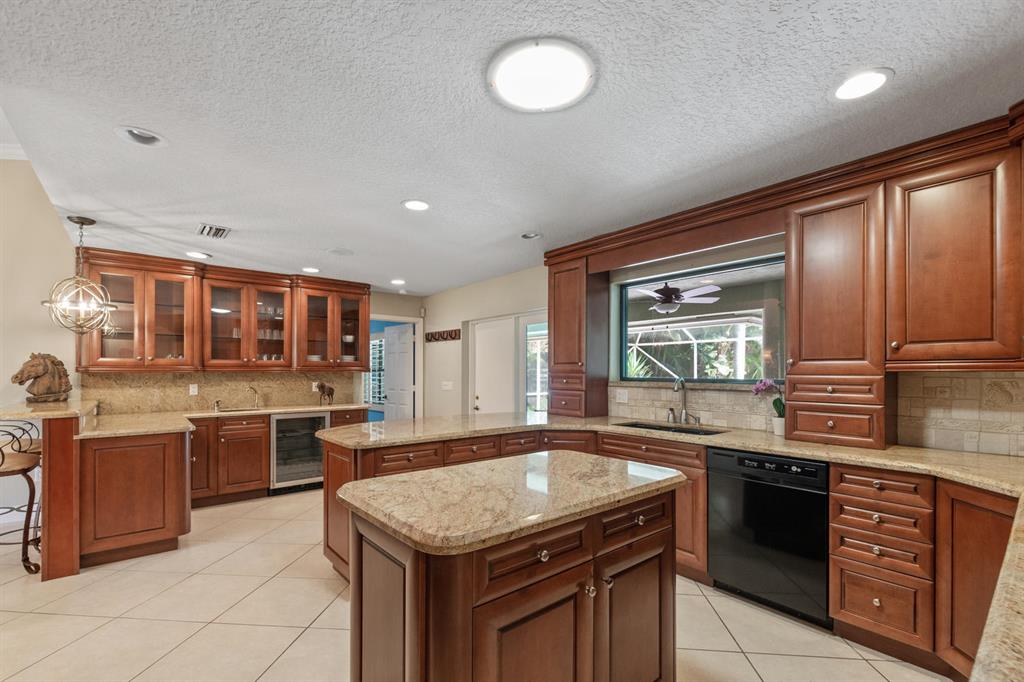 SADDLE TRAIL PARK OF WELLINGTON - Residential