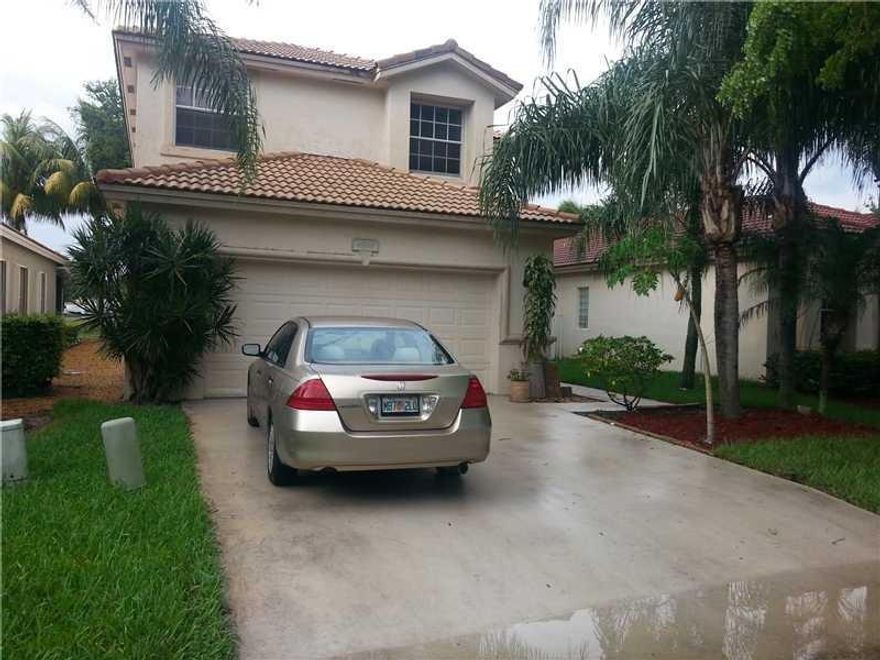 Nice Lakeview 4 Bed 3 Bath Single Family Home w/ updated Kitchen, Stainless steel appliances and Guard Gate. Luxuary Facilities which include Club House, Tennis Court, Swimming Pool. Must See!!