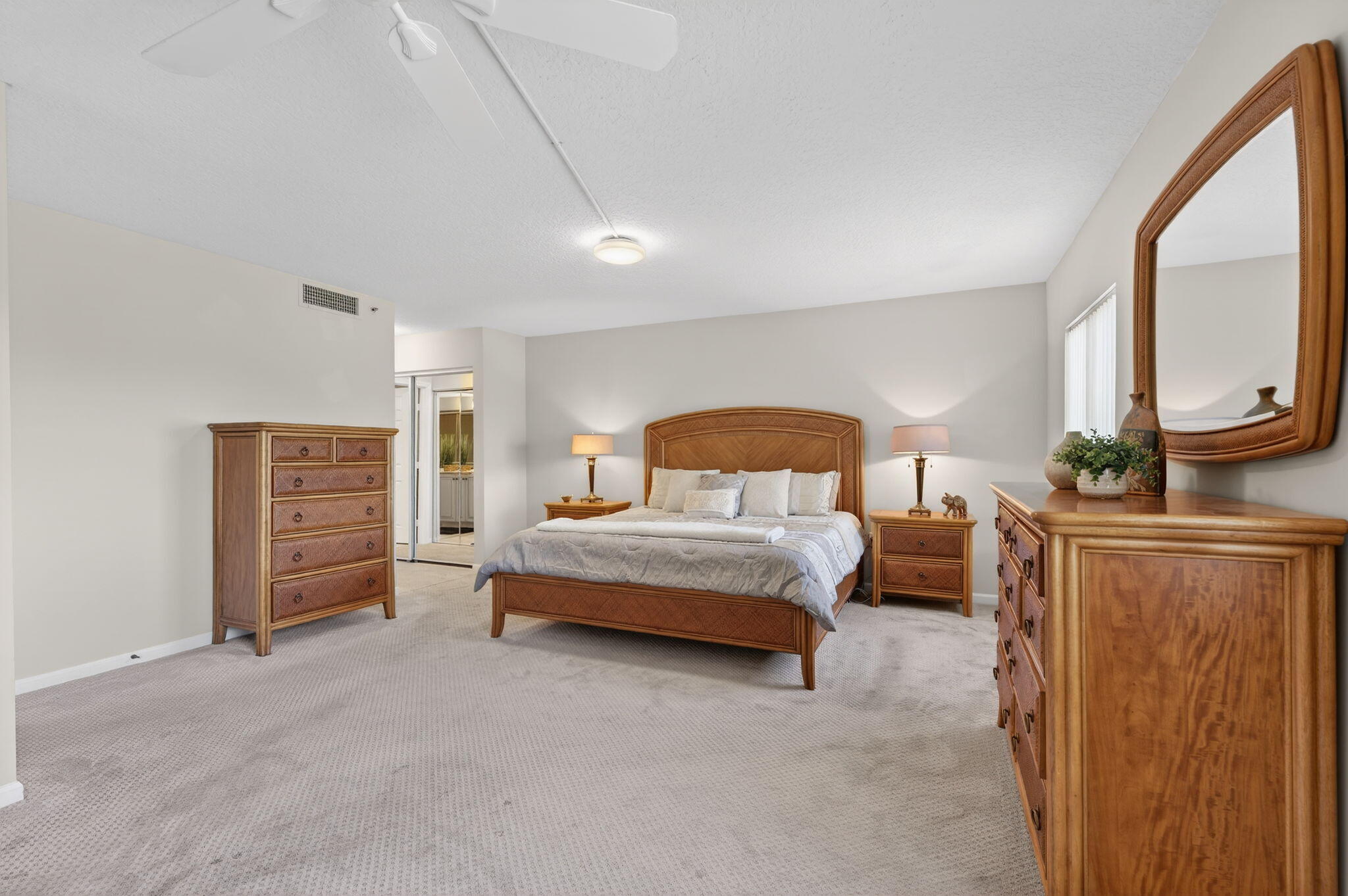 Properties 5906 CRYSTAL SHORES Drive 404