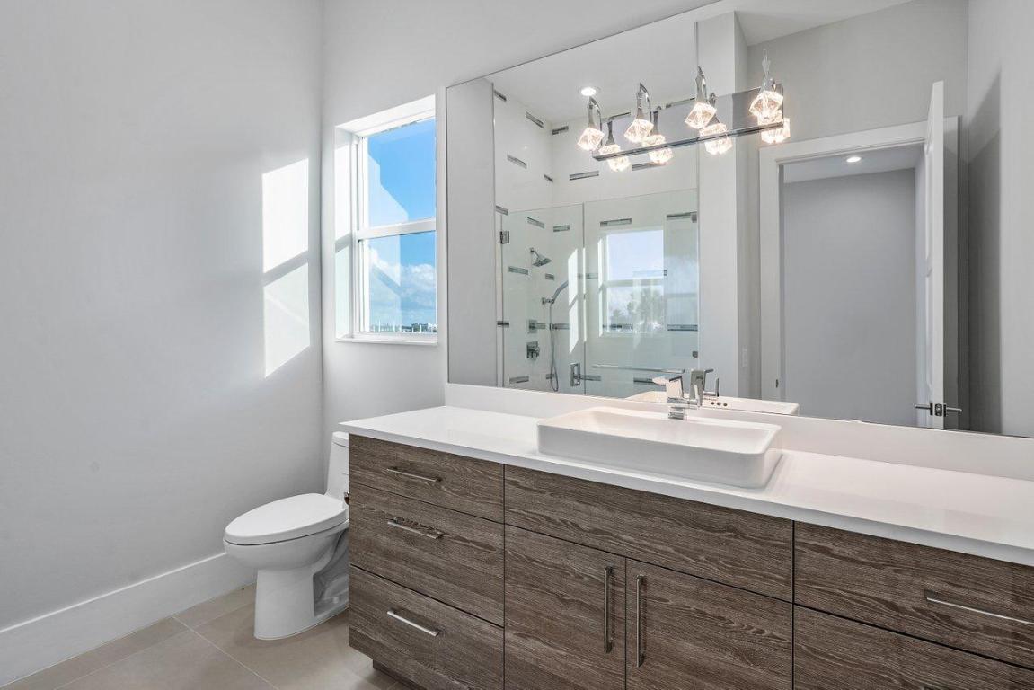 LAKESIDE GARDENS - Residential