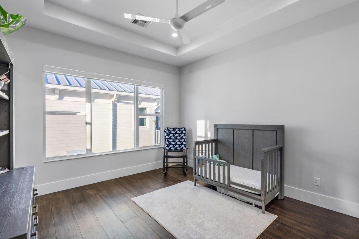 LAKESIDE GARDENS - Residential