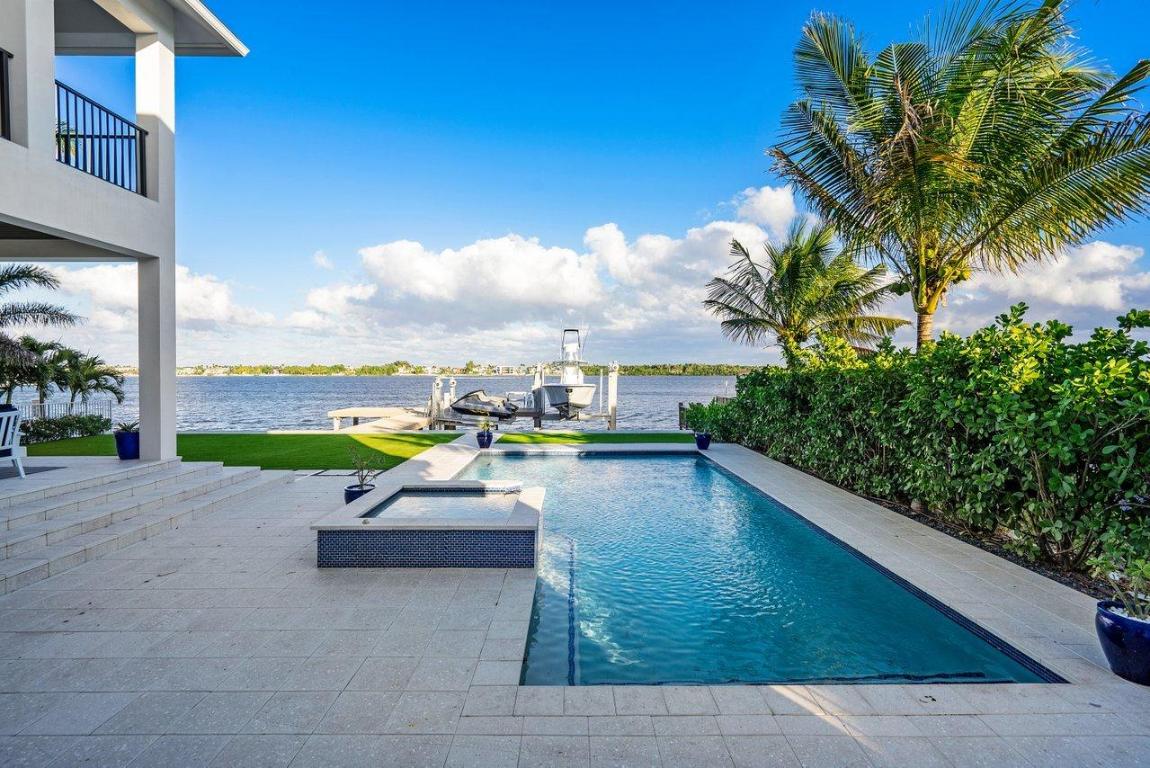 LAKESIDE GARDENS - Residential