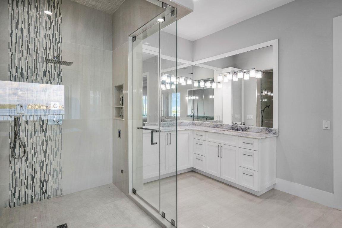 LAKESIDE GARDENS - Residential