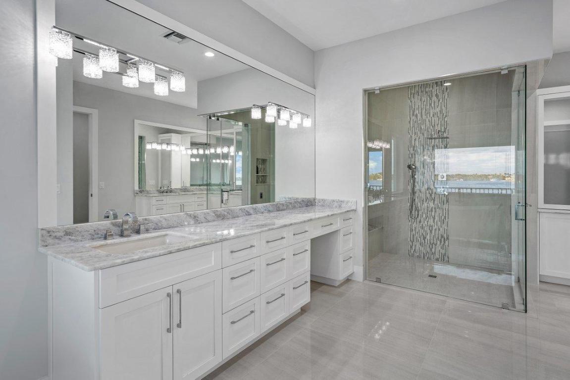 LAKESIDE GARDENS - Residential