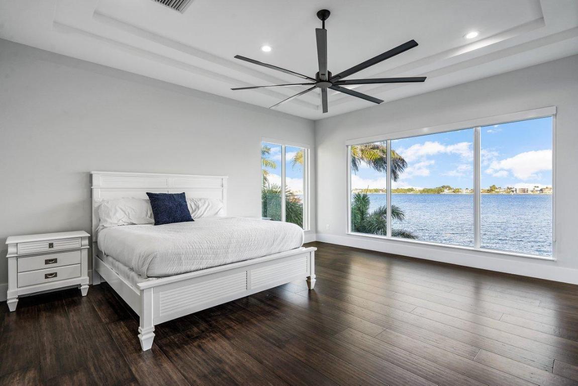 LAKESIDE GARDENS - Residential