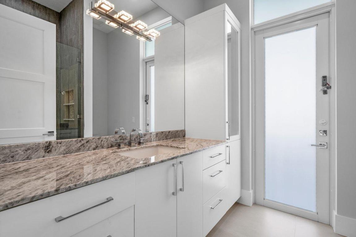 LAKESIDE GARDENS - Residential