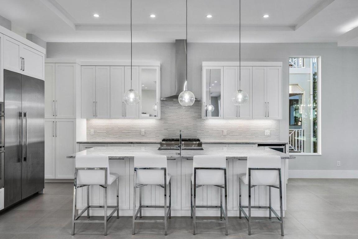 LAKESIDE GARDENS - Residential