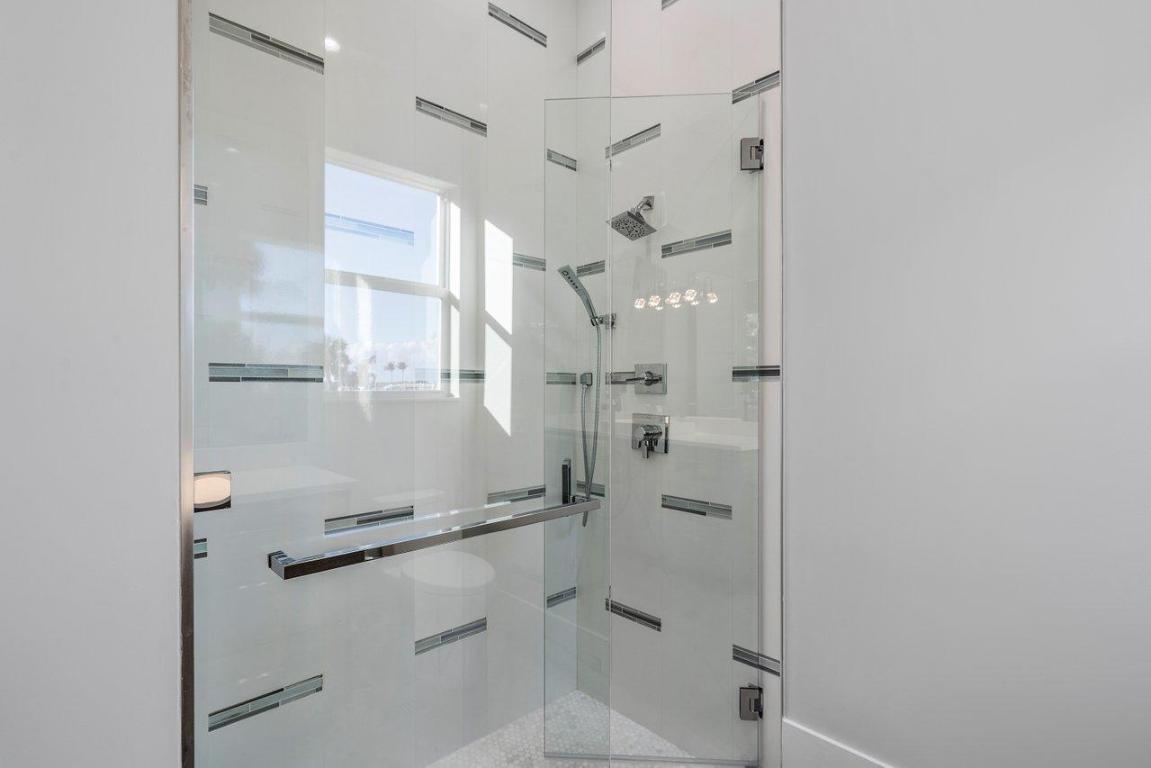 LAKESIDE GARDENS - Residential