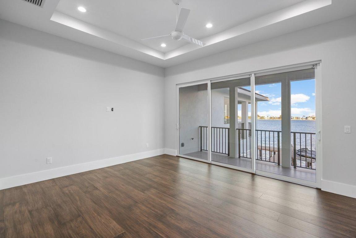 LAKESIDE GARDENS - Residential