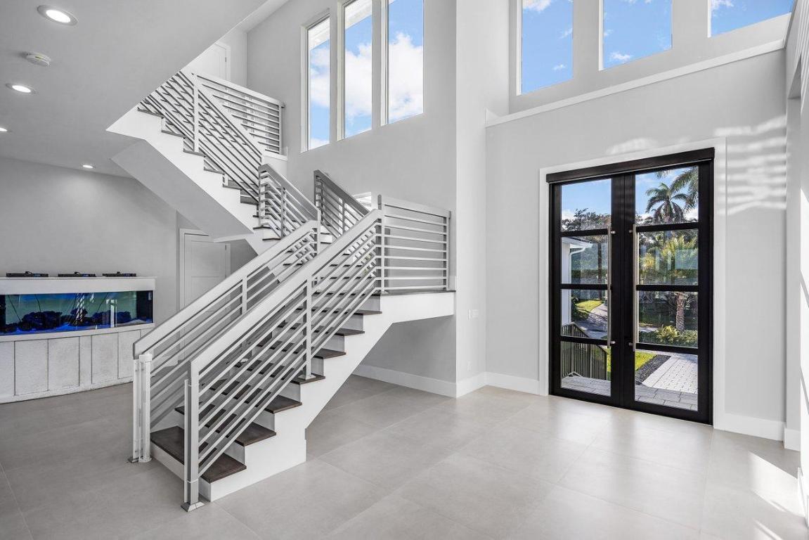 LAKESIDE GARDENS - Residential