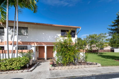 4421 SW 70TH Terrace Davie FL 33314