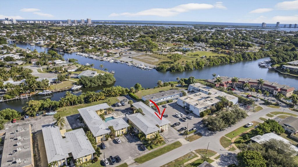 Photo of 727 Hummingbird Way #6, North Palm Beach, FL 33408 (MLS # B26022441)