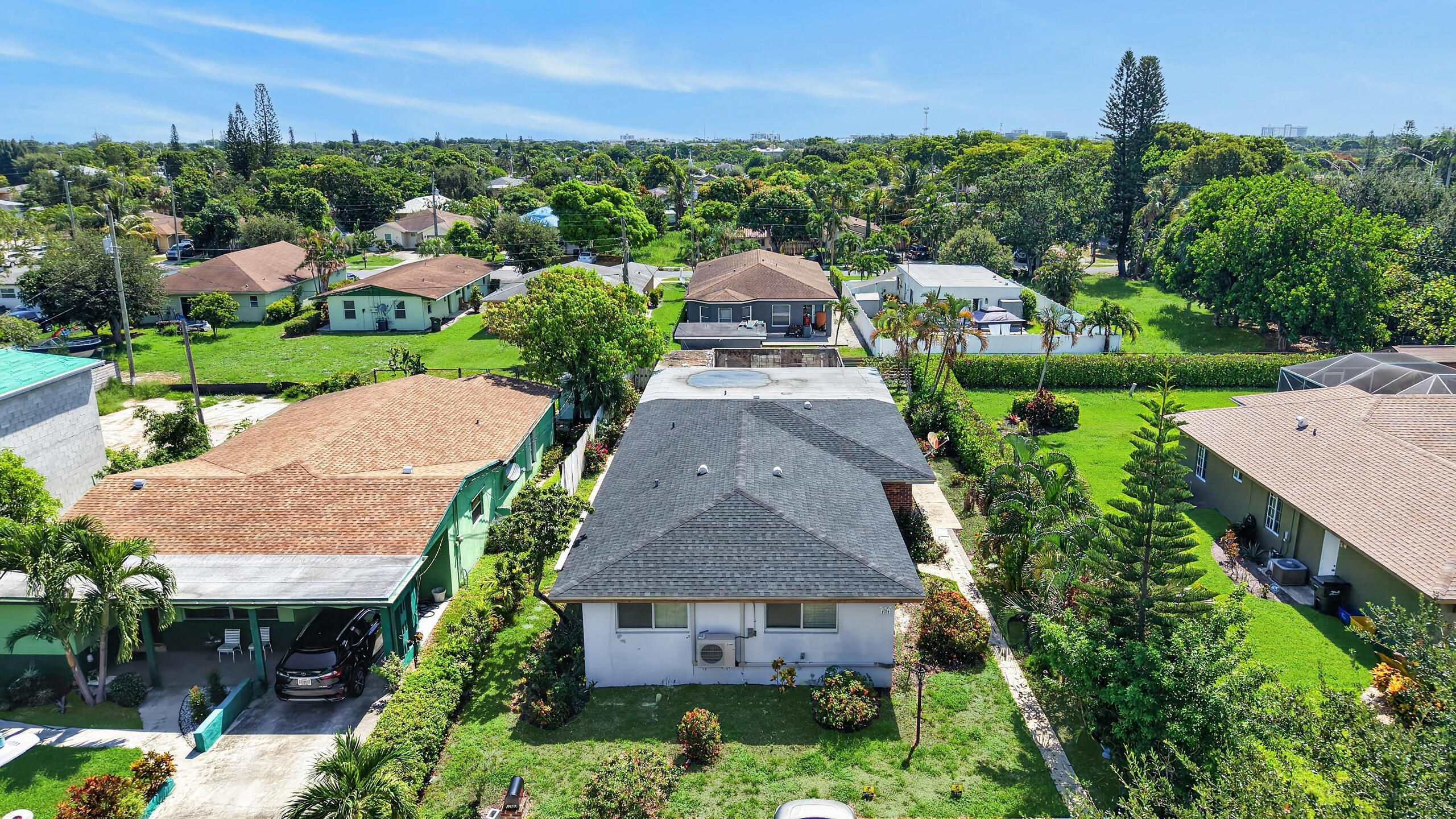 27 NW 14TH Avenue