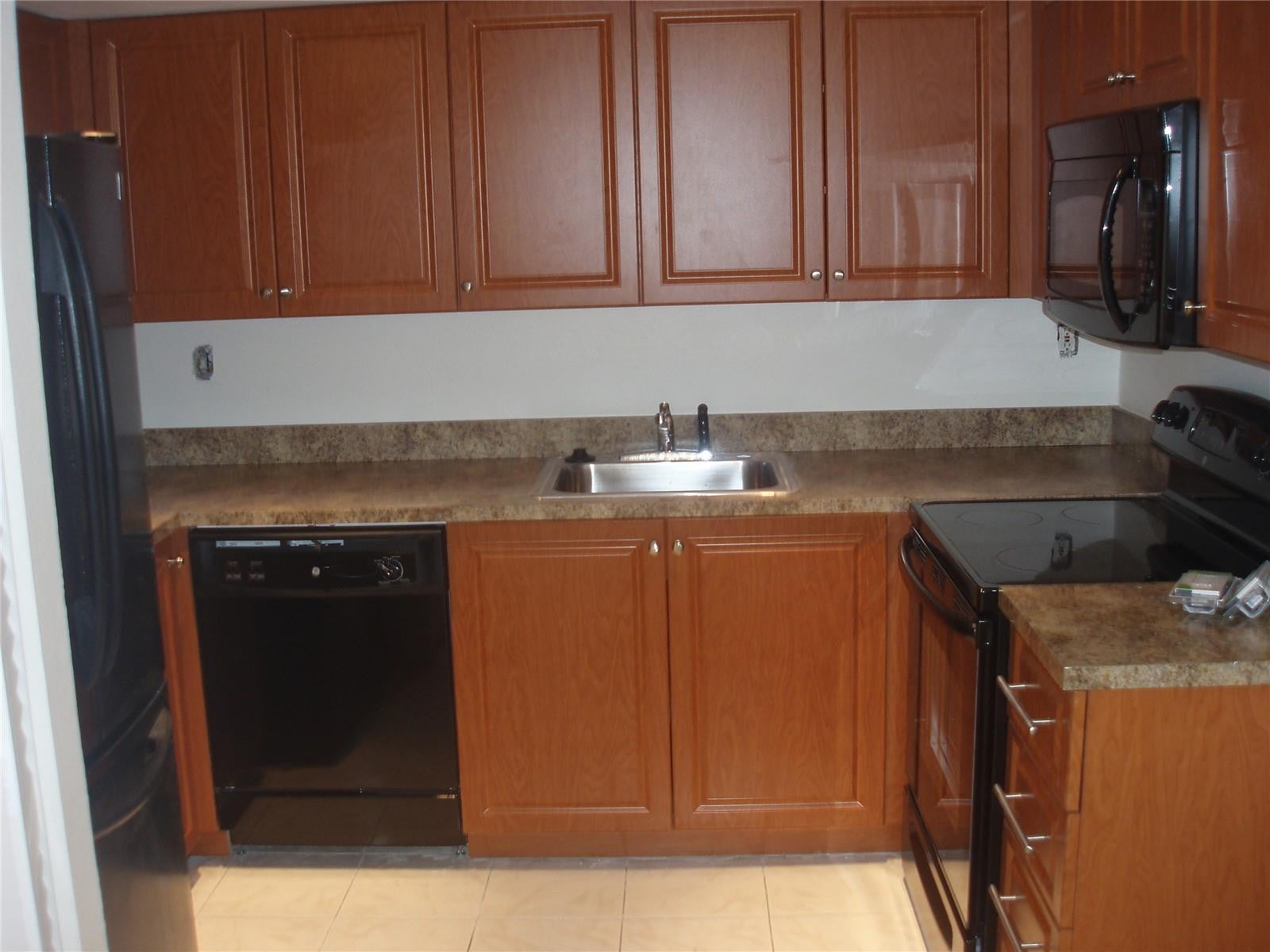 8028 SW 17th Place, Davie FL 33324