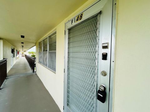 Condominium in West Palm Beach FL 148 Andover F 1.jpg