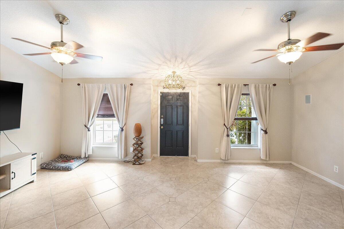 PORT ST LUCIE SECTION 18 - Residential Lease