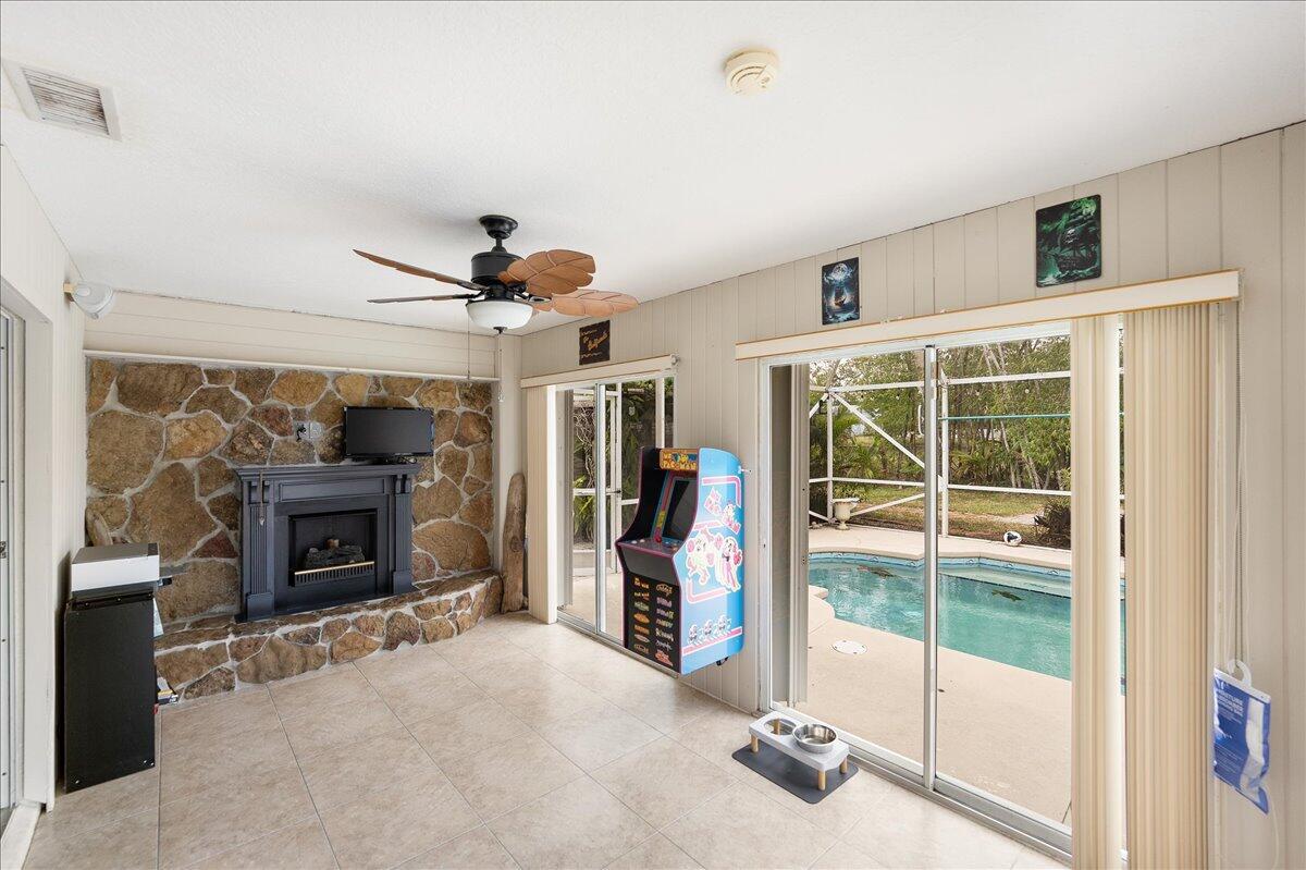 PORT ST LUCIE SECTION 18 - Residential Lease