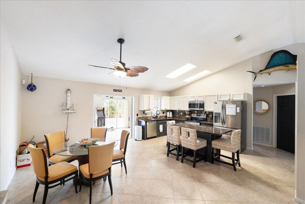 PORT ST LUCIE SECTION 18 - Residential Lease