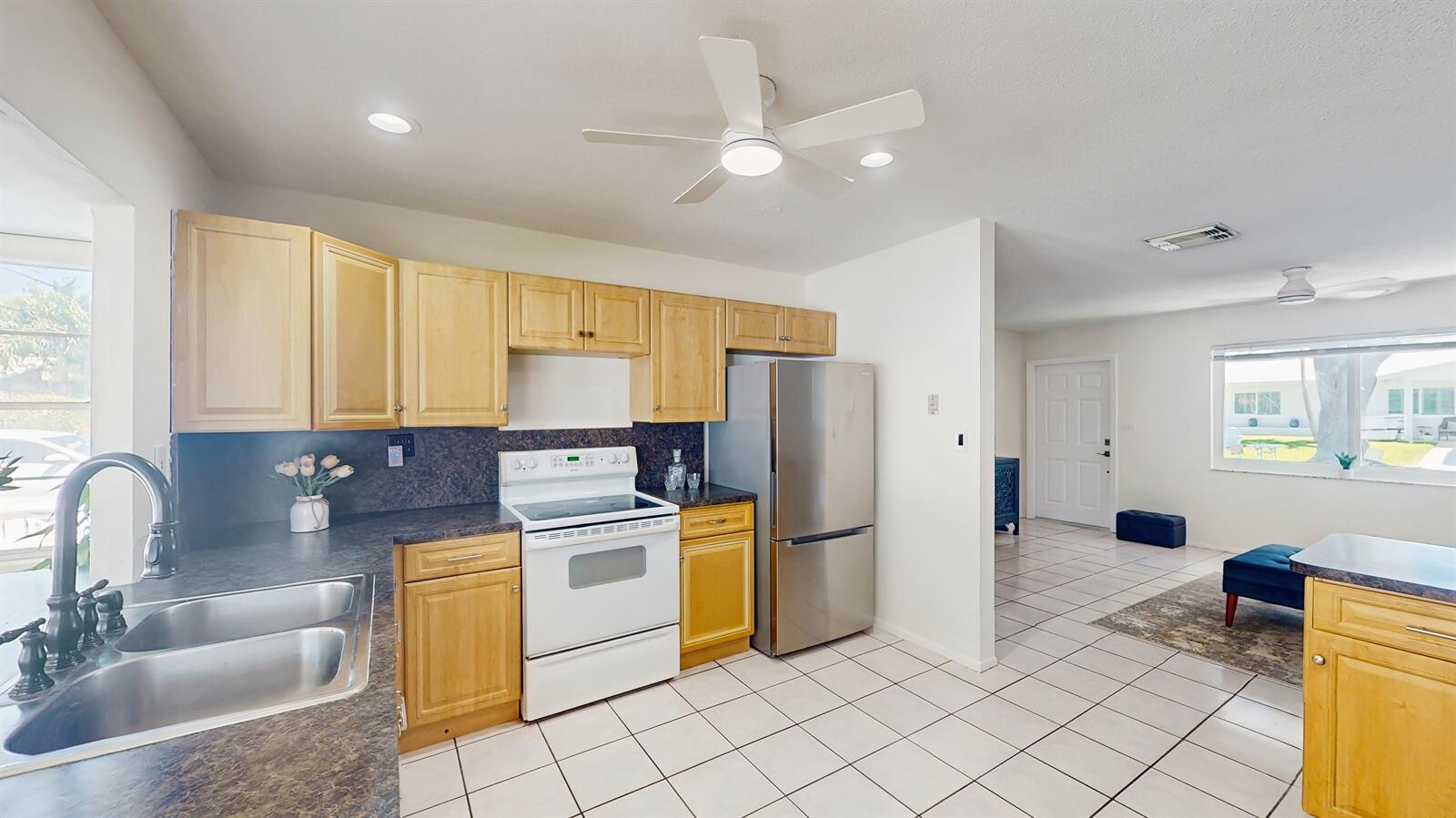 TAMARAC LAKES NORTH 3RD SEC - Residential