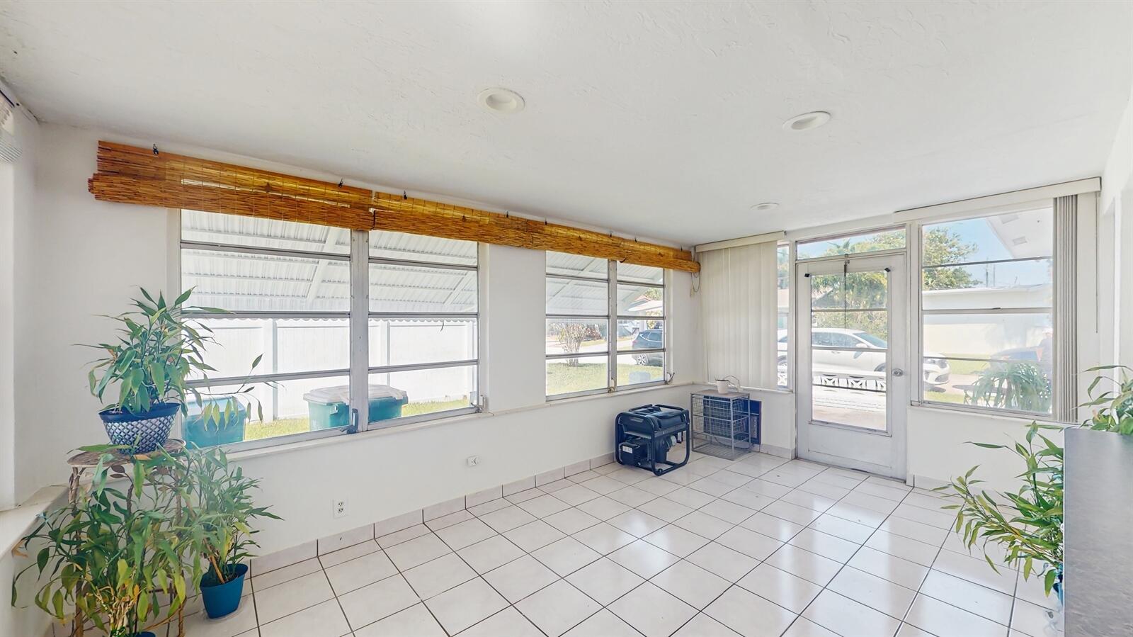 TAMARAC LAKES NORTH 3RD SEC - Residential