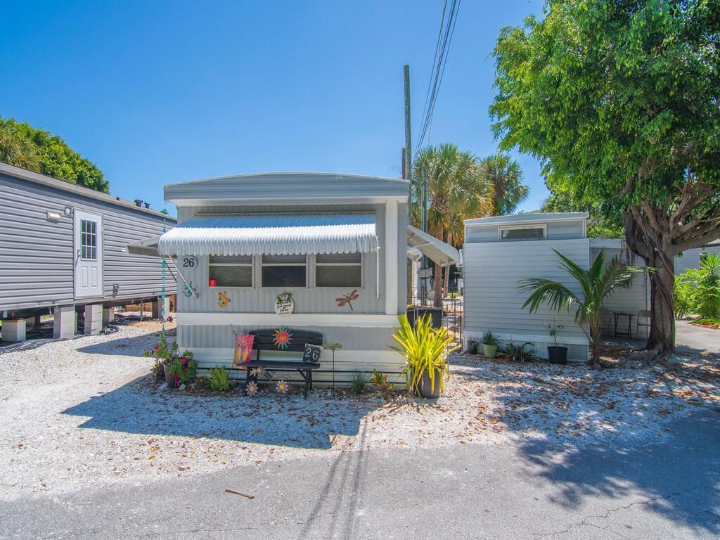 2423 NE Palm Avenue 26