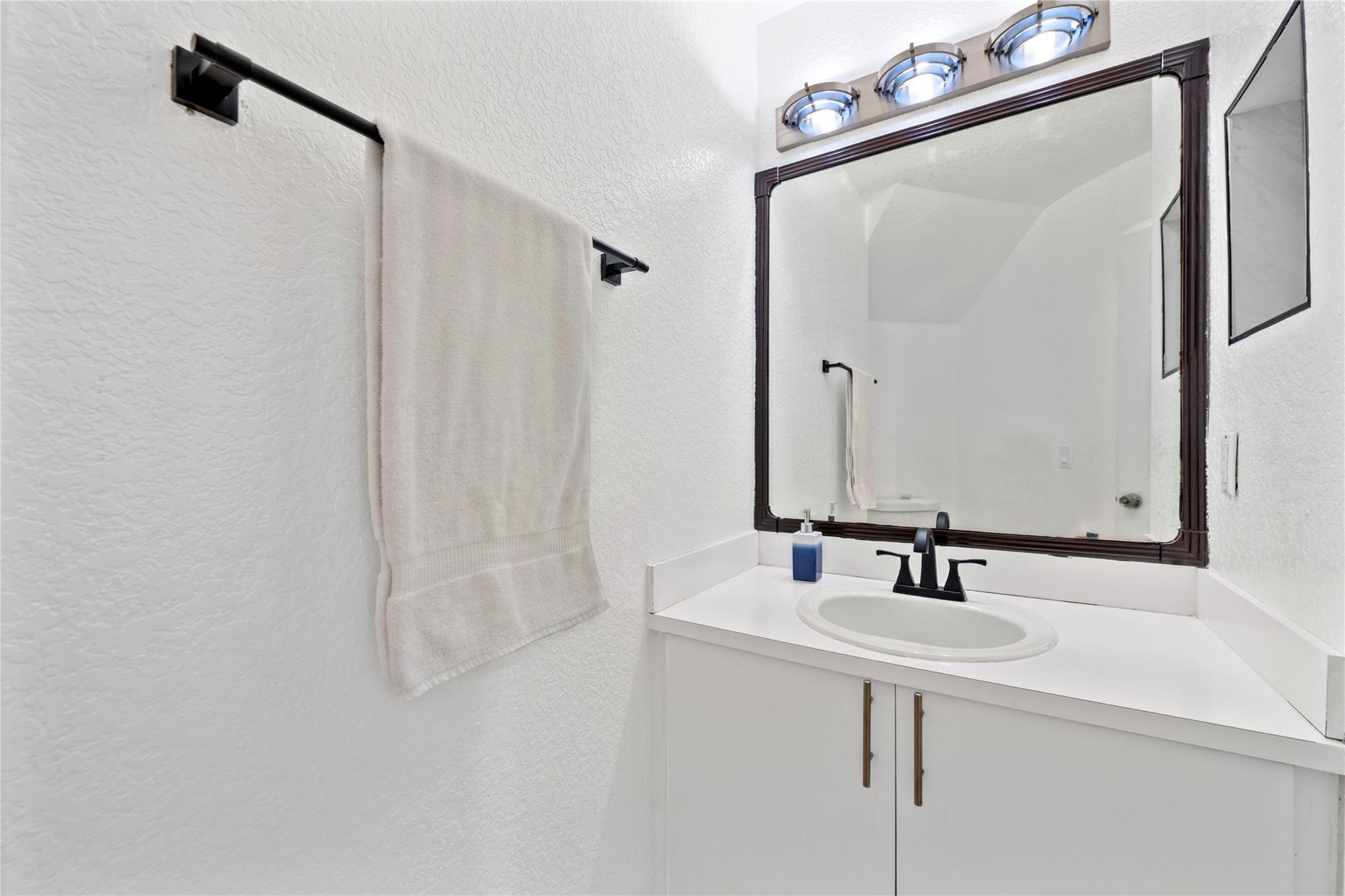 Palm Island #2 146-34 B - Residential Lease