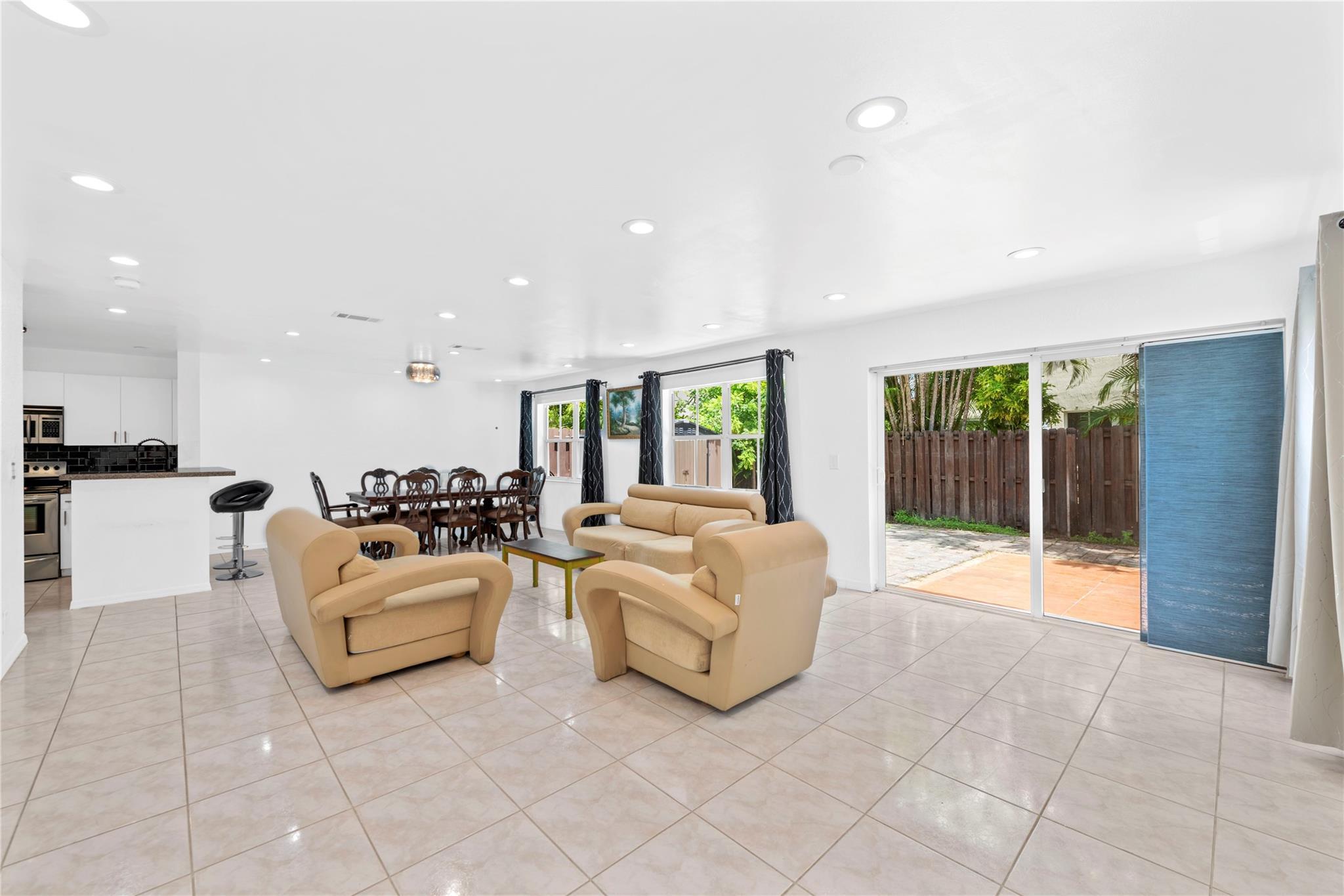 Palm Island #2 146-34 B - Residential Lease