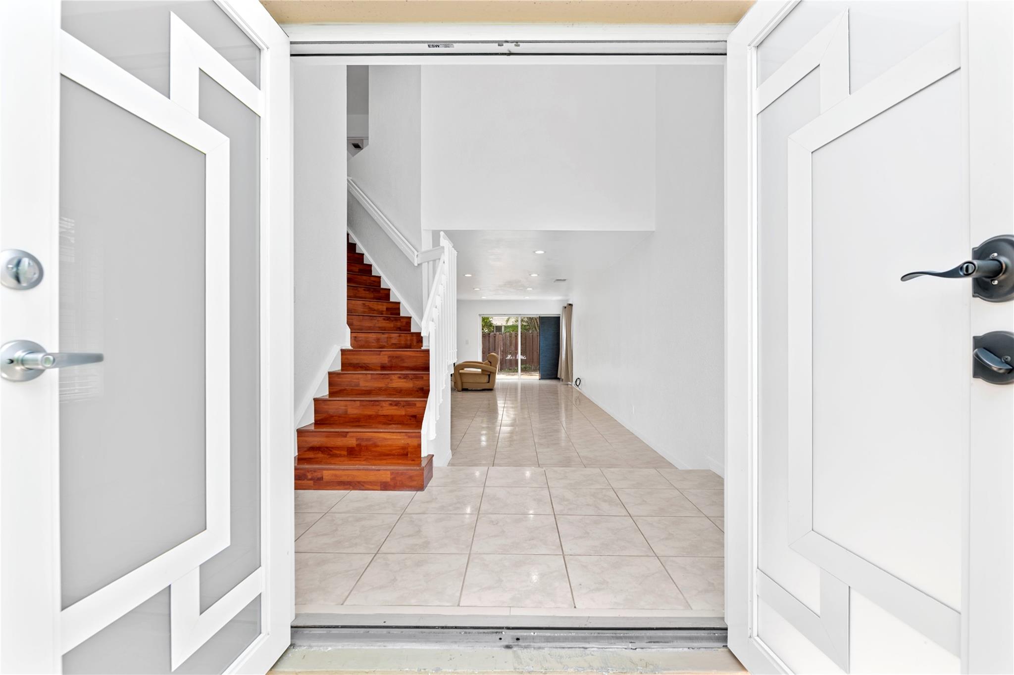 Palm Island #2 146-34 B - Residential Lease