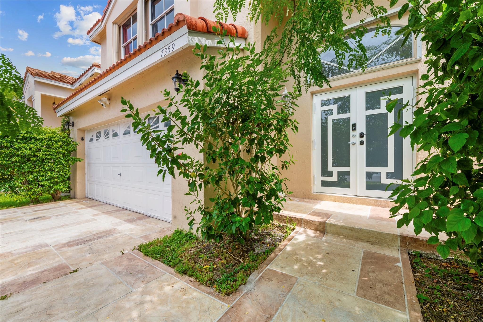 Palm Island #2 146-34 B - Residential Lease