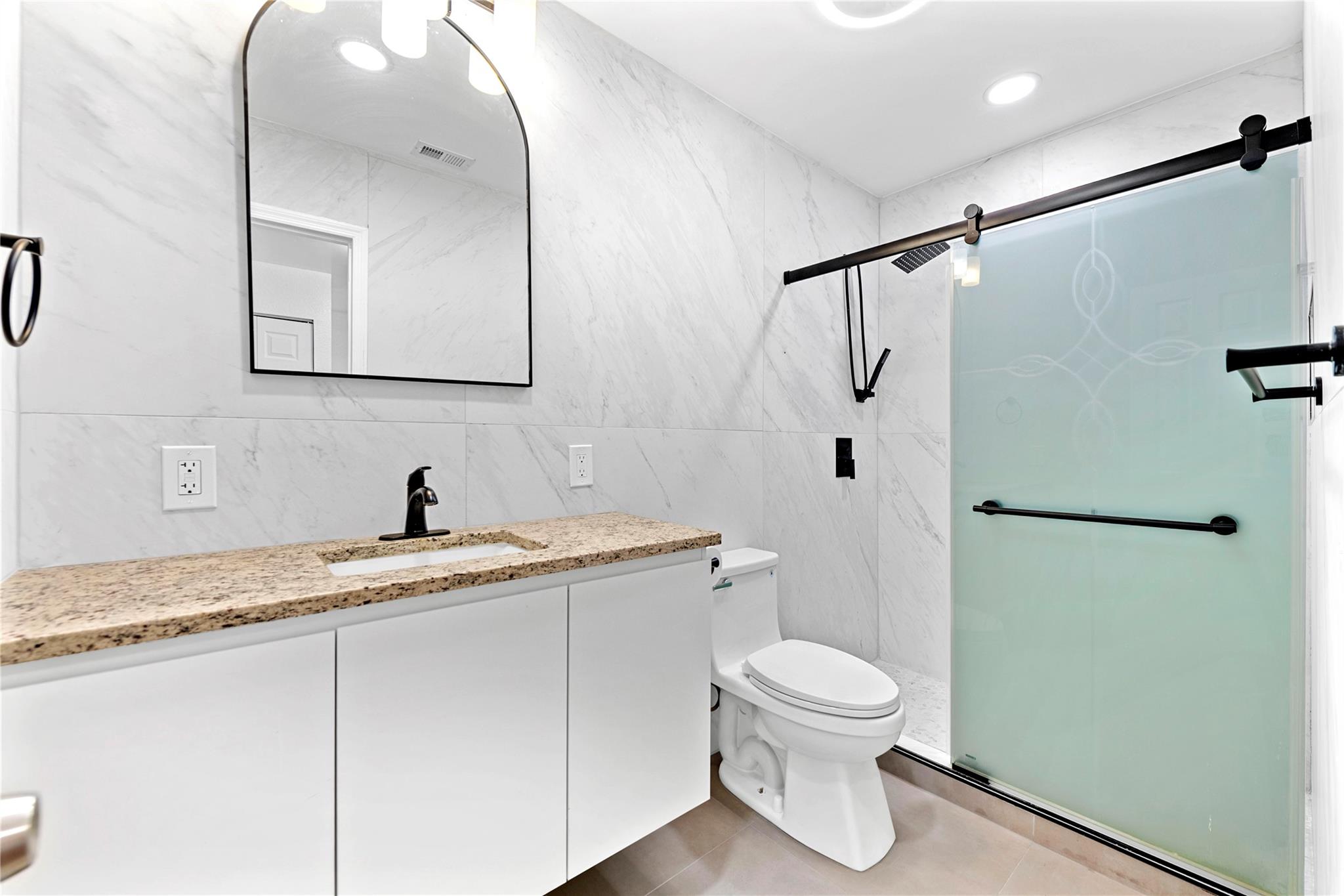 Palm Island #2 146-34 B - Residential Lease