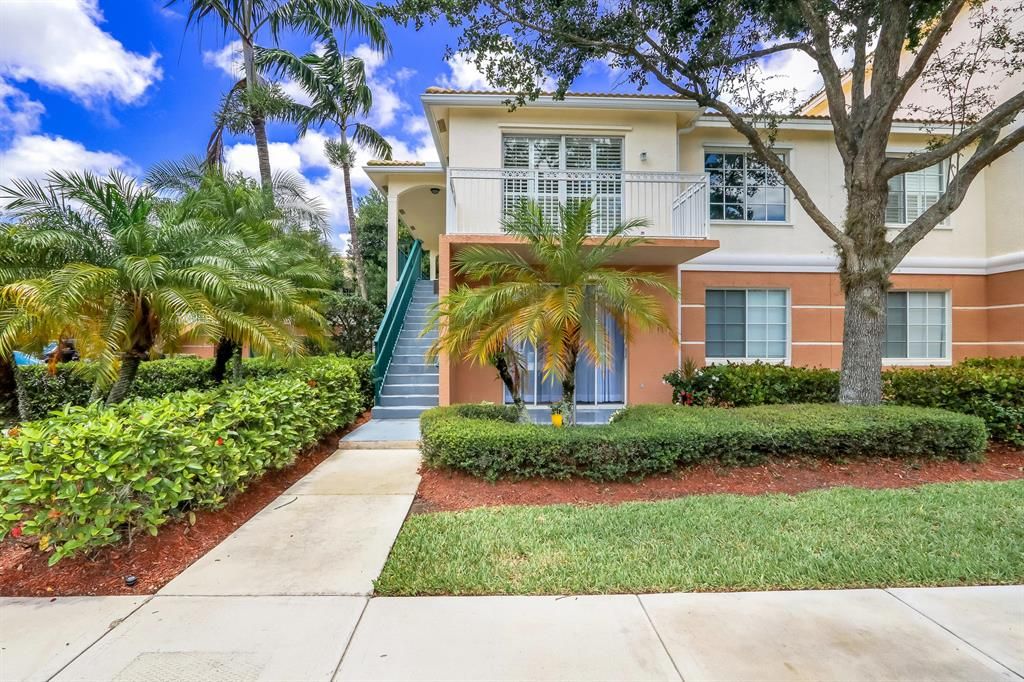 Photo of 9201 Myrtlewood Circle W, Palm Beach Gardens, FL 33418 (MLS # R10722644)