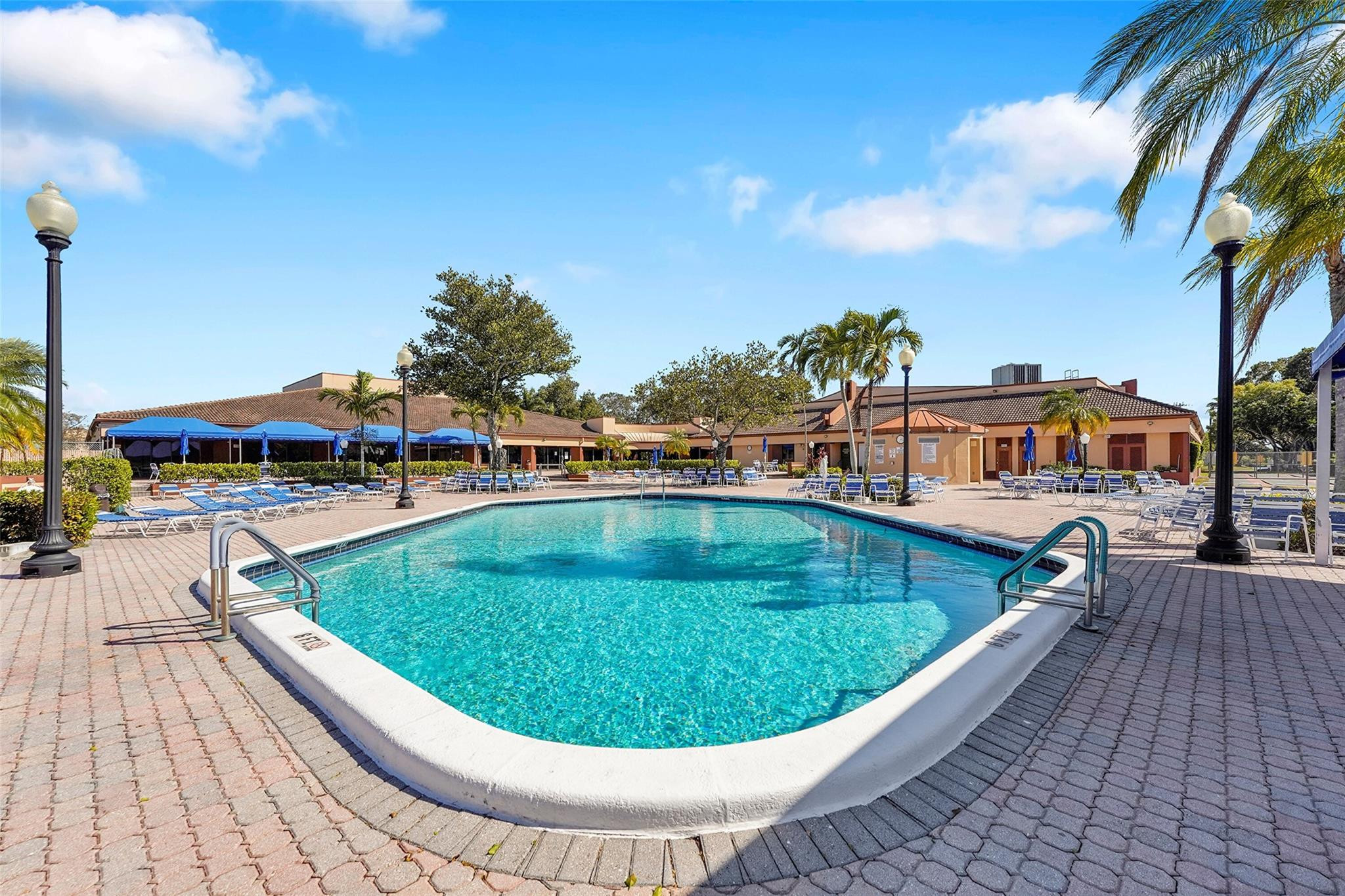 Sunrise Lakes - Residential